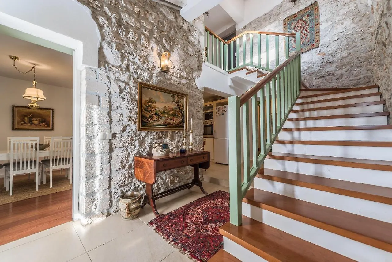 Villa Rosa Pasman